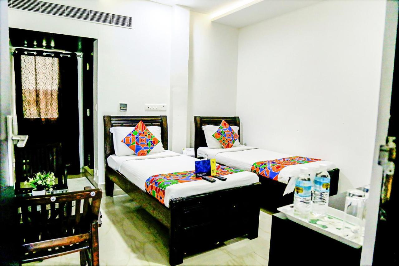 Fabexpress Essvee Mg Road Vijayawada Vijayawāda Exterior foto