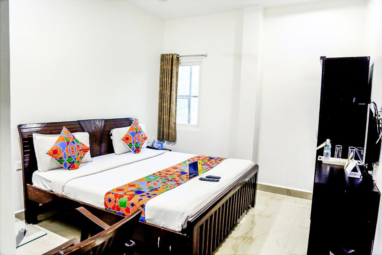 Fabexpress Essvee Mg Road Vijayawada Vijayawāda Exterior foto